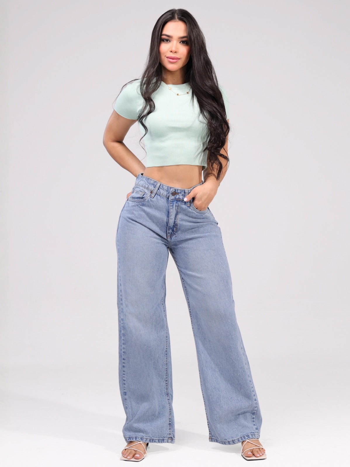 Set Crop Top Mint y Jeans Wide Leg para mujer