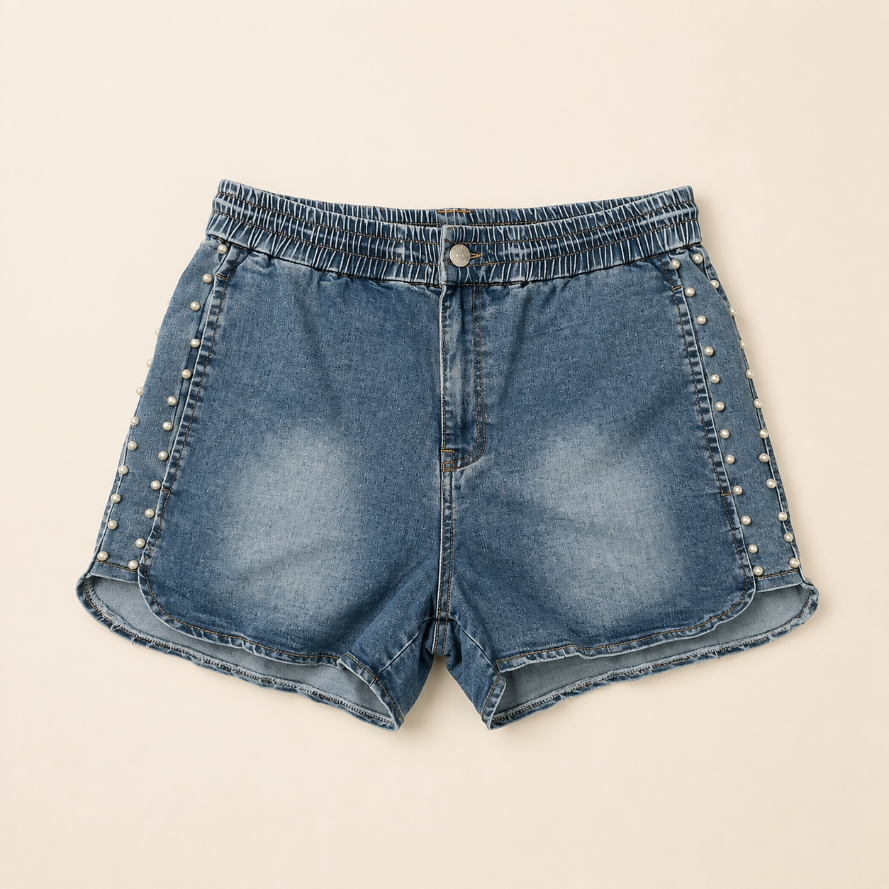 Short de Mezclilla con Perlas Laterales
