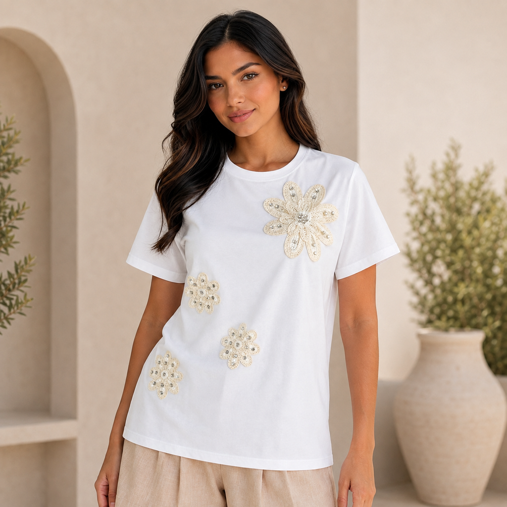 Blusa Blanca con Flor Bordada Perla
