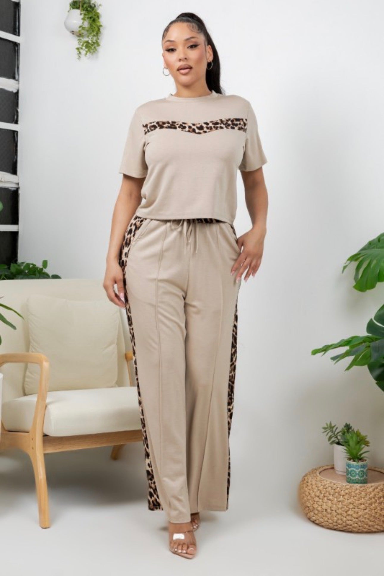 Conjunto Beige con Detalles de Leopardo